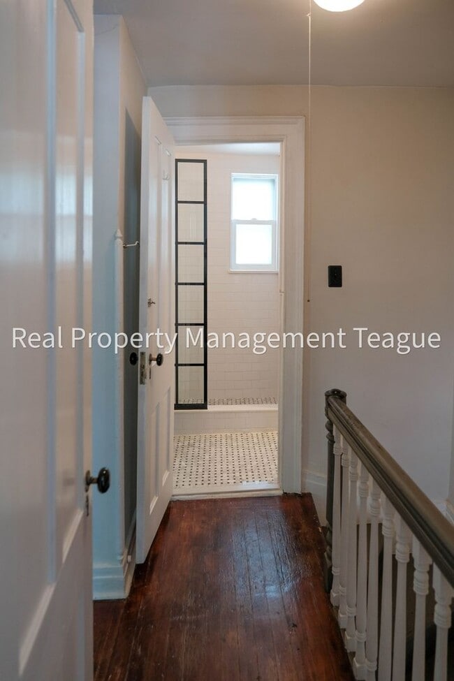 Building Photo - Beautiful Brownstone !