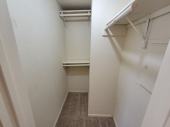 Building Photo - 1-bed, 1-bath unit in Bryan, great locatio...
