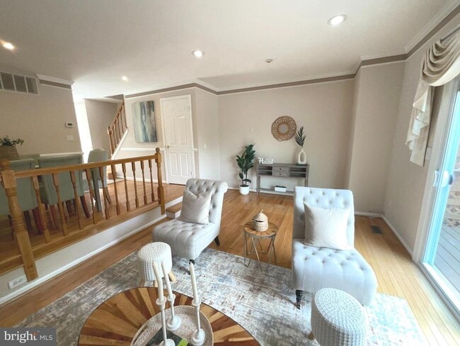 Building Photo - 1027 Travis Ln