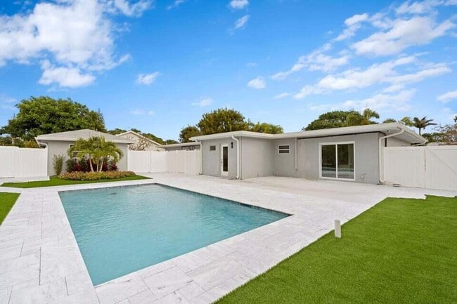 Building Photo - 2312 Spanish Trail