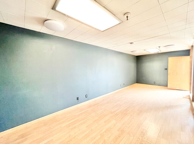 Building Photo - 8132 Baldwin St