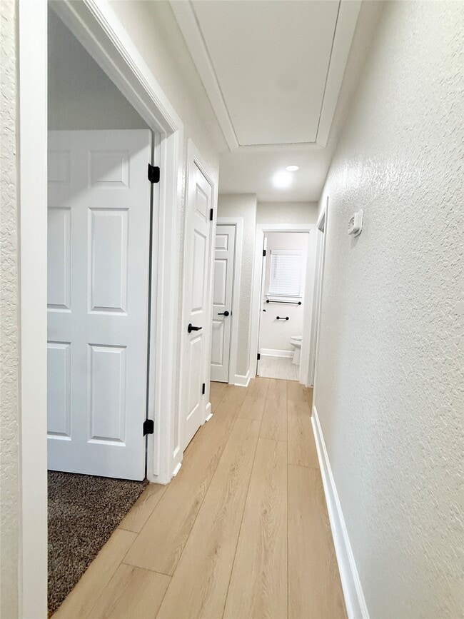 Building Photo - 1429 Northview Dr