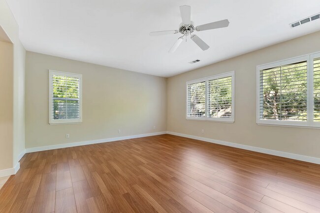 Building Photo - 25617 Henley Way