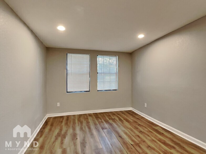 Building Photo - 2039 Ashland St