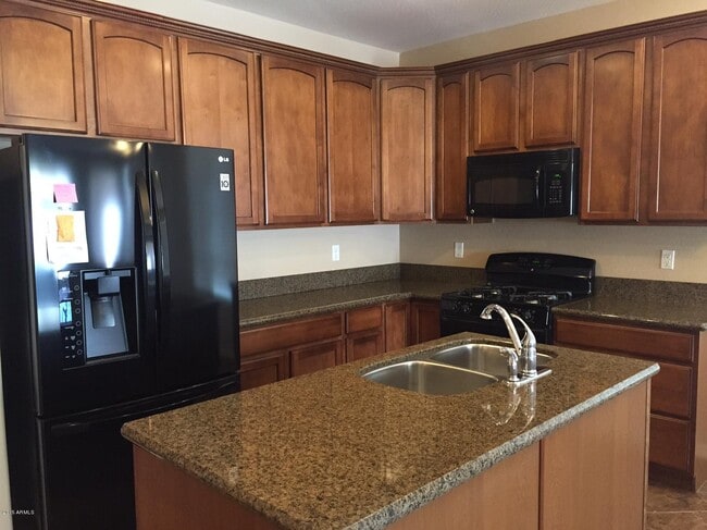 Building Photo - 14558 W Port Royale Ln
