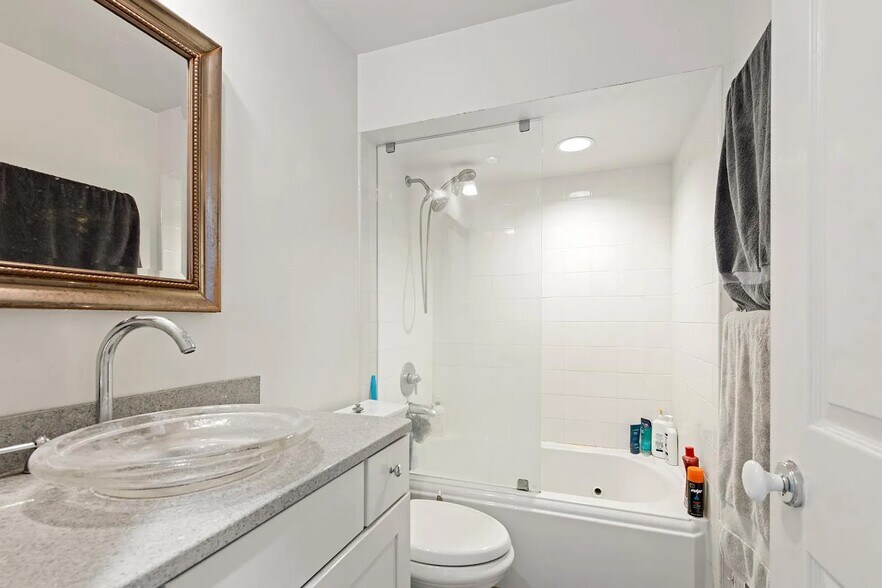 Building Photo - 1008 Paper Mill Ct NW