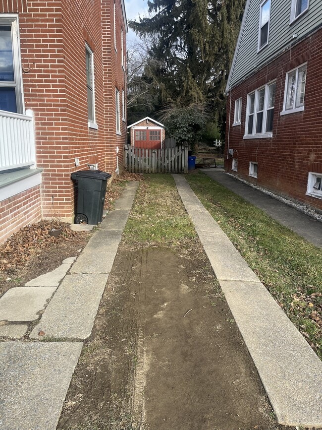 Building Photo - 1209 Elm Ave