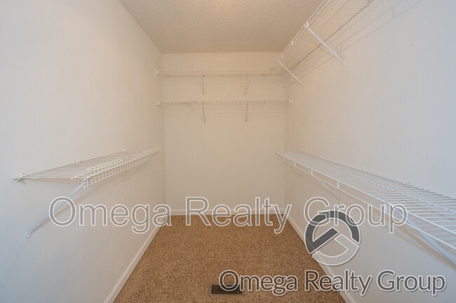 Building Photo - 1934 Live Oak Trce