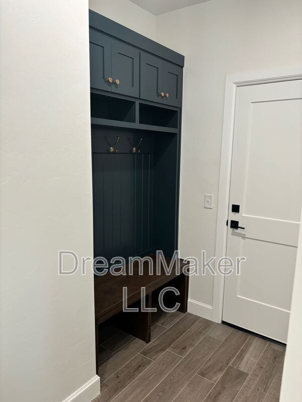 Building Photo - 3026 Hollow Crest Ln