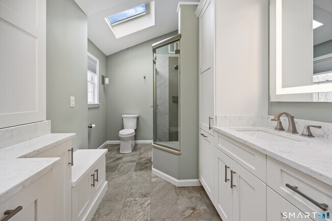 Building Photo - 34 Hi-Ann Ct