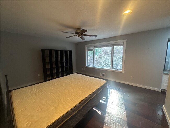 Building Photo - 41 Kenilworth Rd