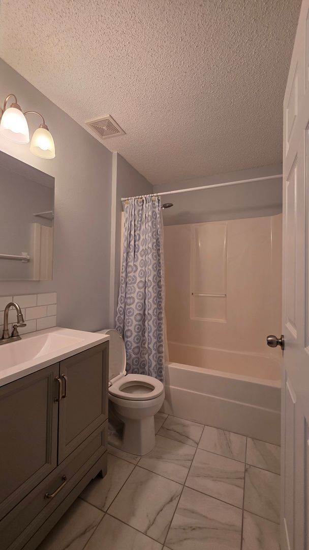 Building Photo - ** COMING SOON ** 3 Bedroom 2 Bath Single Family Home in South Daytona