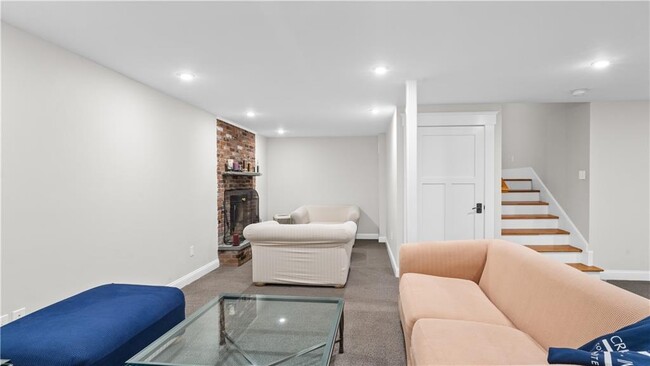 Building Photo - 3 Doris Terrace