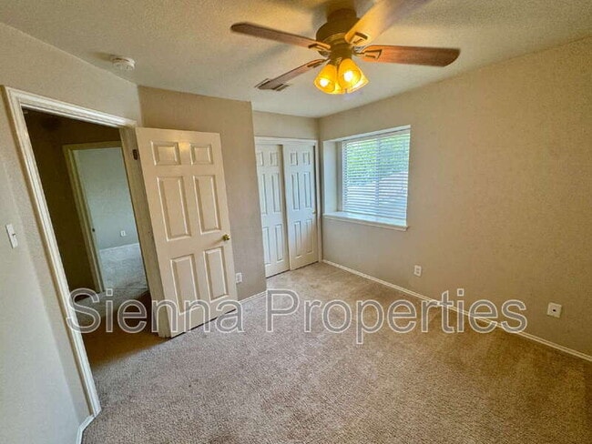 Building Photo - 295 Strawn