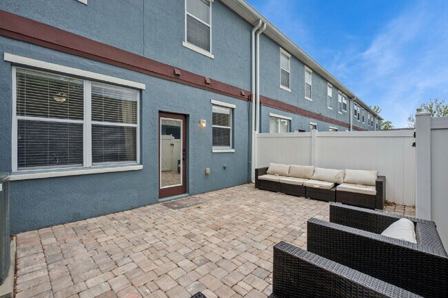 Building Photo - 13252 Silver Strand Falls Dr