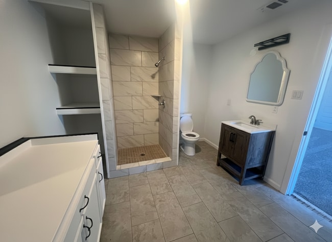 Building Photo - 4101 Parkway Rd