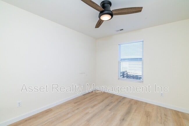 Building Photo - 205 Kingwood Rd