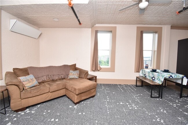 Building Photo - 152 Court 5 Ct