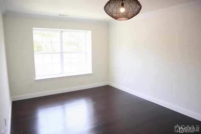 Building Photo - 1306 Commons at Kingswood Dr