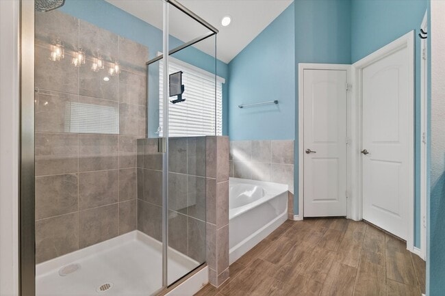 Building Photo - 628 Presidio St