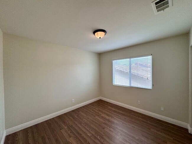 Building Photo - 4 bedroom Tierra Shores home for LEASE in ...