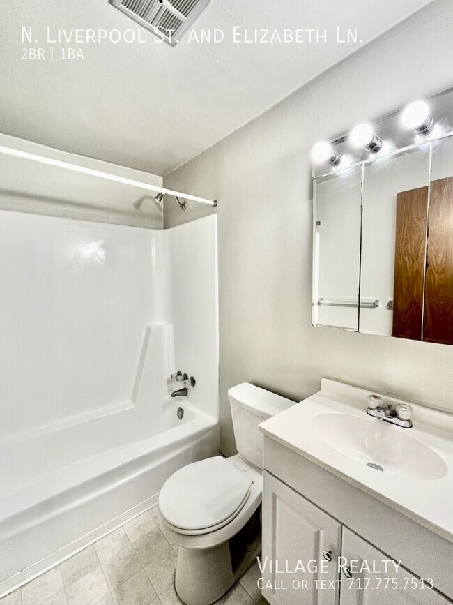 Building Photo - 55 N Liverpool St