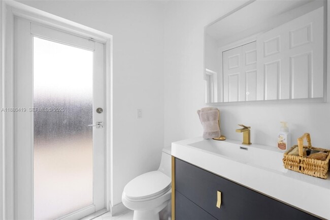 Building Photo - 19460 39th Ct