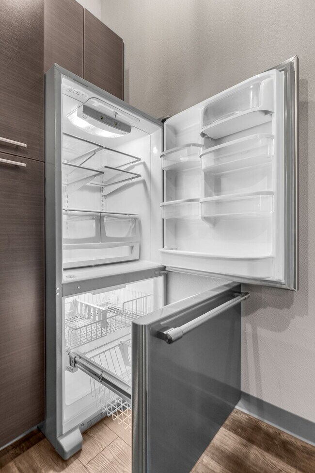 Building Photo - 901 9th St