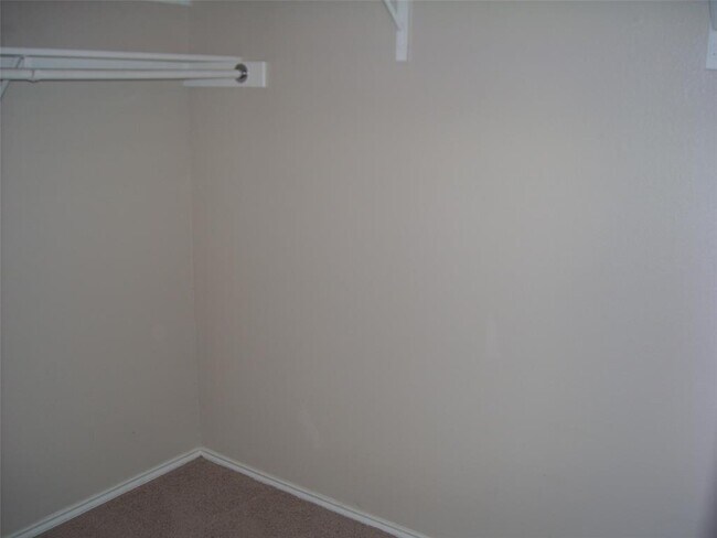 Building Photo - 2849 Southampton Way