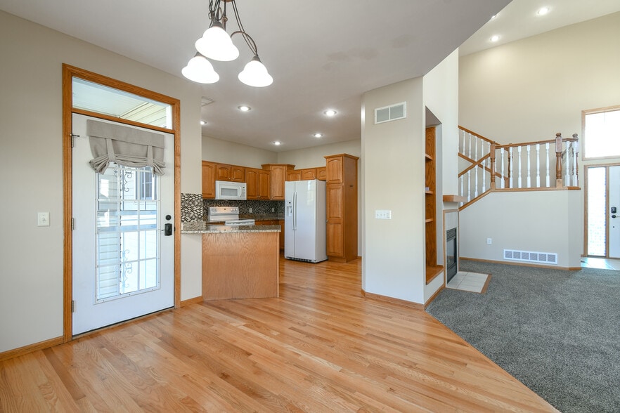 Building Photo - 9412 Forest Glen Dr