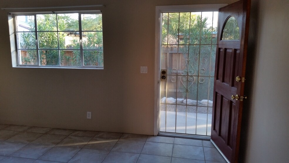 Tranquil common area - 528 N Olsen Ave