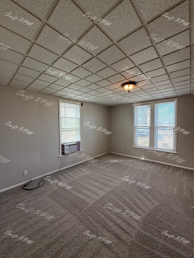 Building Photo - 314 E Kansas St