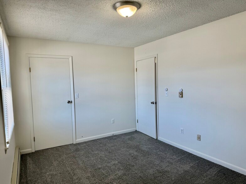 Building Photo - 126 Montcalm Ave