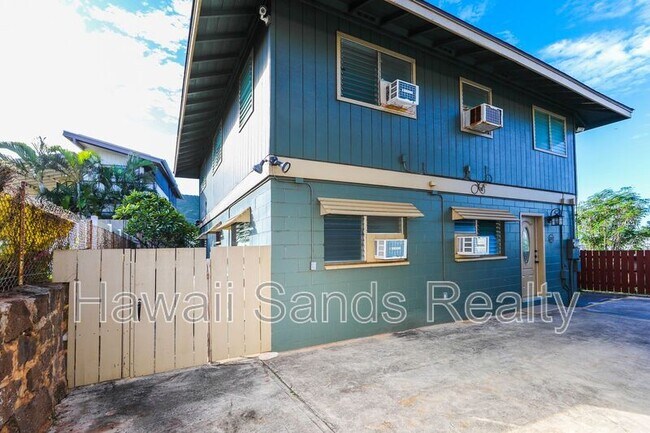 Building Photo - 3331 Hayden St