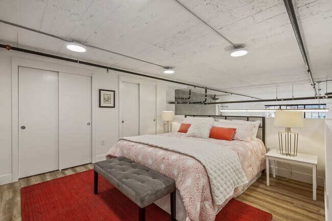 Building Photo - 5701 International Blvd