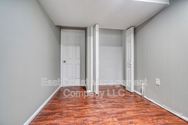 Building Photo - 9616 Mason Ave