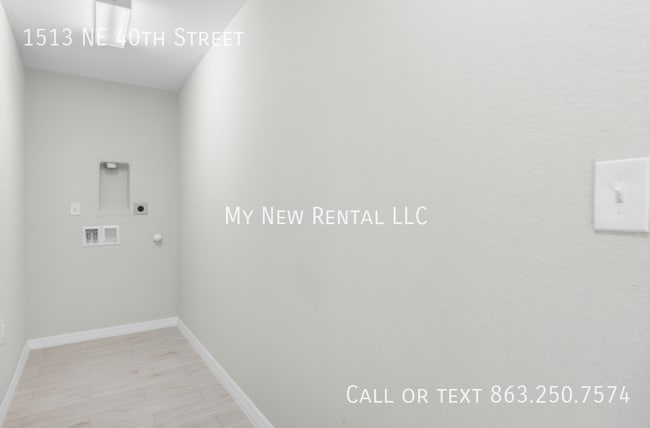 Building Photo - 1513 NE 40th St