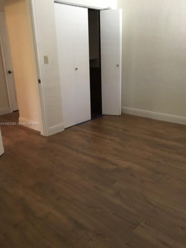 Building Photo - 8927 Hawthorne Ave