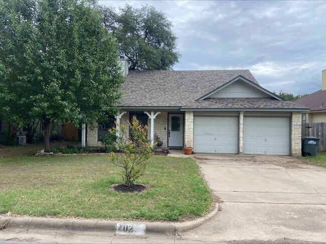 Building Photo - 702 Spring Hollow Dr