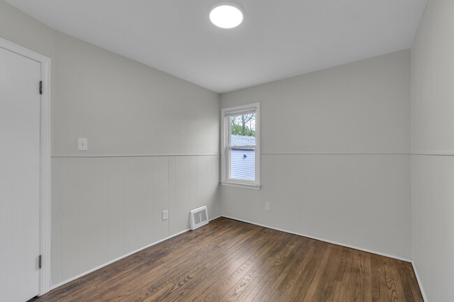 Building Photo - 18333 Beechwood St