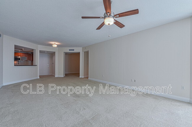 Building Photo - 241 Riverside Dr