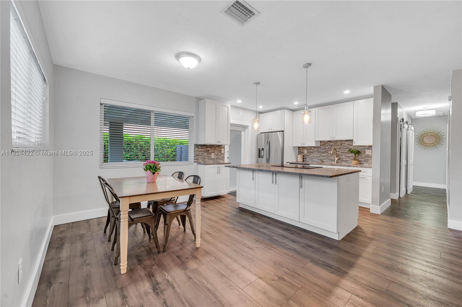 Building Photo - 4764 NE 15th Way