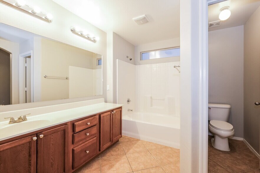 Building Photo - 9132 W Cordes Rd