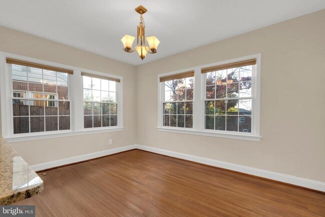 Building Photo - 805 31st St S