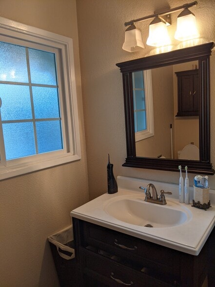 Building Photo - 3437 Gavota Ave