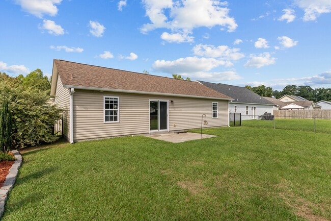 Building Photo - 131 Oakley Dr