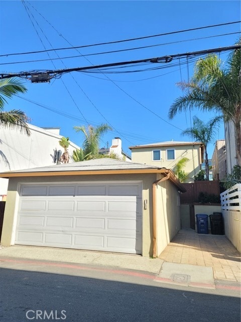 Building Photo - 321 Manhattan Ave