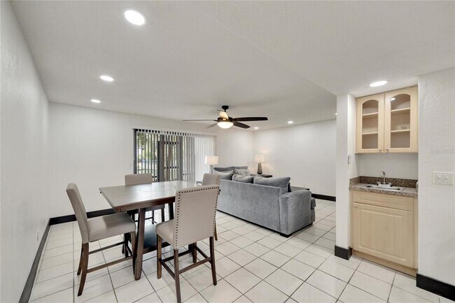 Building Photo - 6301 Newtown Cir