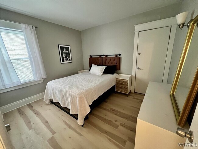 Building Photo - 1691 Hertel Ave