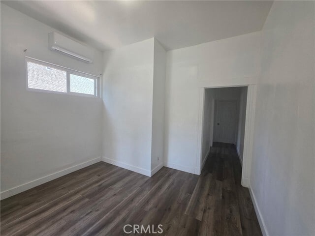 Building Photo - 2223 E 2nd St